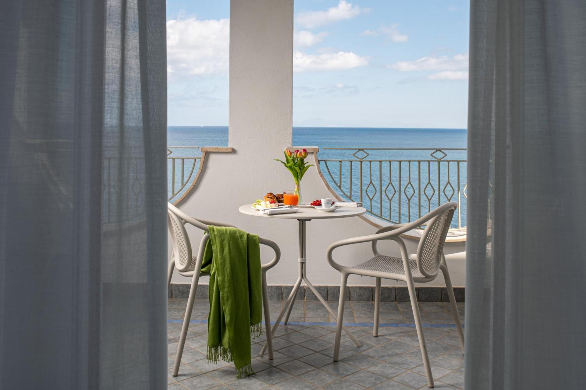 Hotel La Madonnina Casamicciola Terme Bagian luar foto